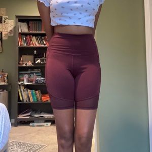 Old Navy burgundy bike shorts, size small with pocket